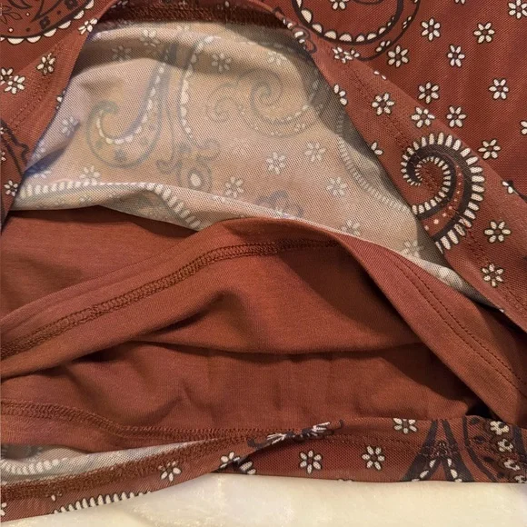 Elegant Brown Paisley Midi Dress - Picture 10 of 10